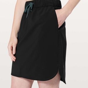Lululemon on the fly skirt black